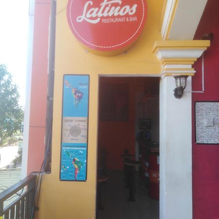 Latinos Hostel Siem Reap Exterior foto